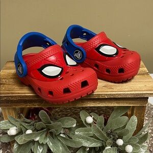 Kids Spider-Man Crocs C (4) in new condition